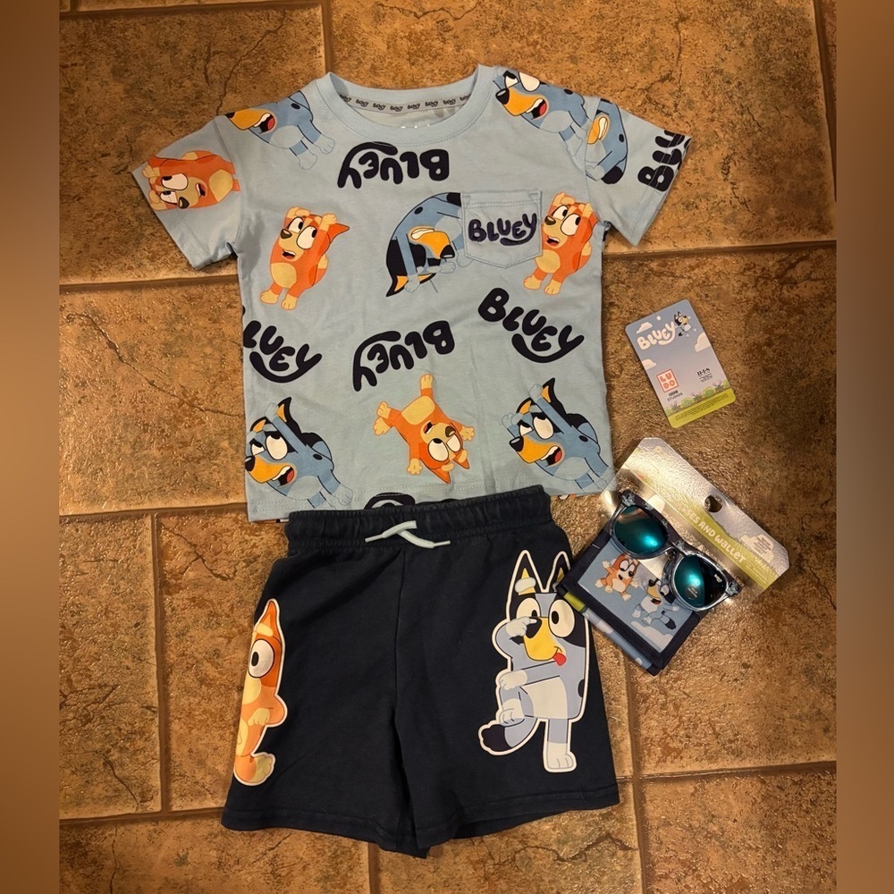 NWT *Bundle* Toddler Bluey short set and Sunglasses Wallet combo sz 3T - Picture 1 of 9